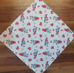 Novogodišnji nadstolnjak patuljak